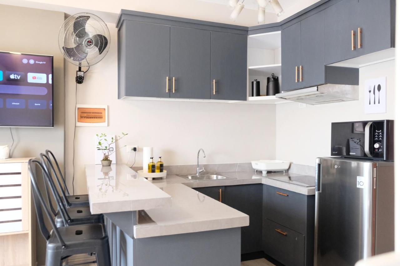 2-Bedroom Boutique City Condo - Newly Renovated! Себу Экстерьер фото