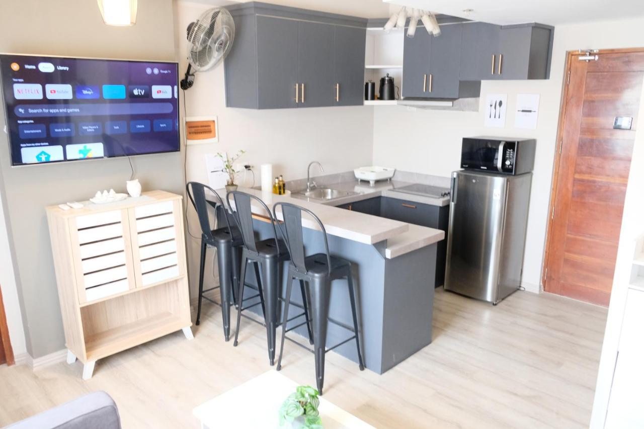 2-Bedroom Boutique City Condo - Newly Renovated! Себу Экстерьер фото