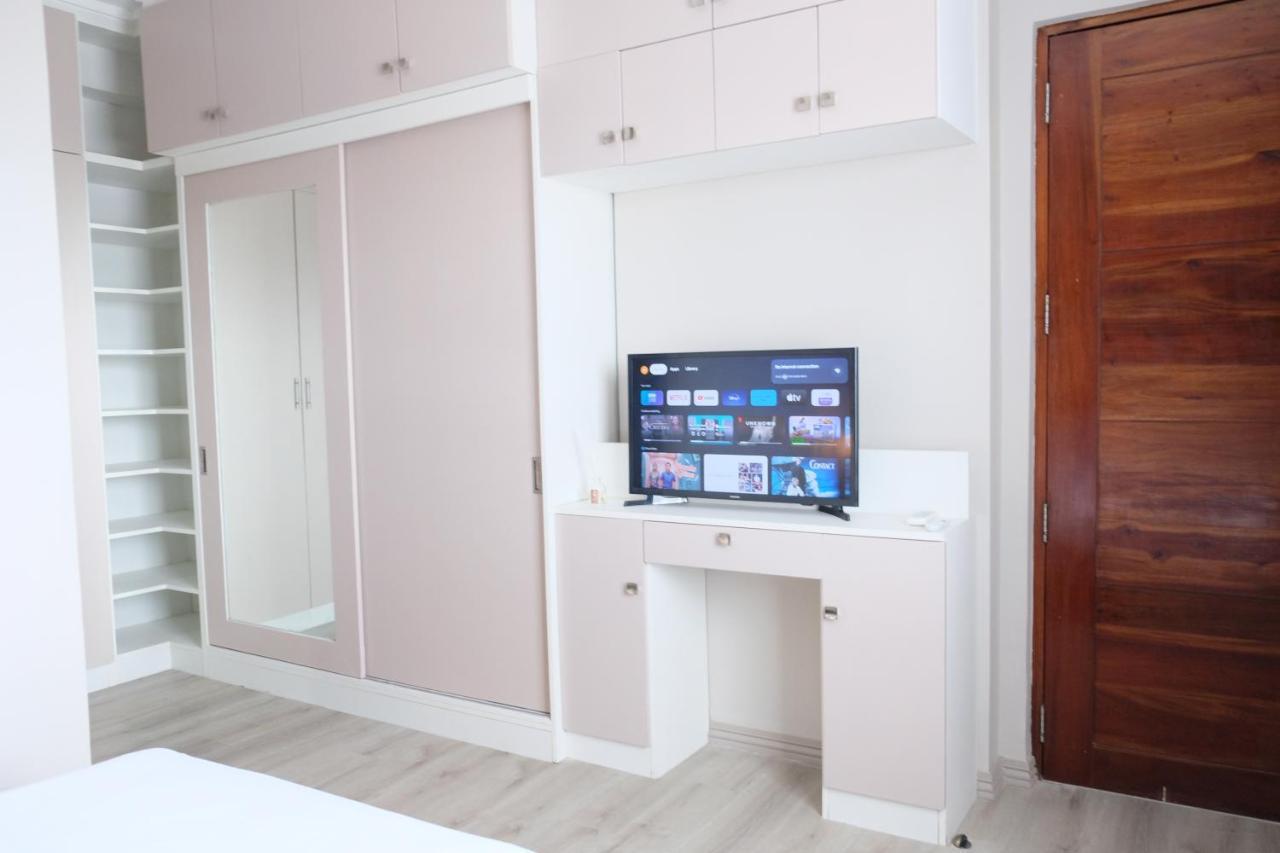 2-Bedroom Boutique City Condo - Newly Renovated! Себу Экстерьер фото